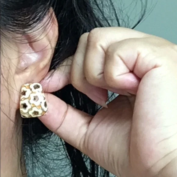 🖤ST.JOHN RARE clip on earrings